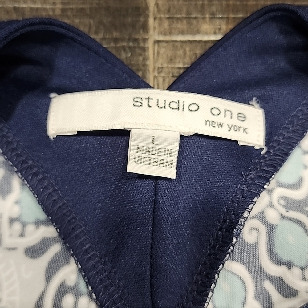 STUDIO ONE DRESS - Picture 5 of 6